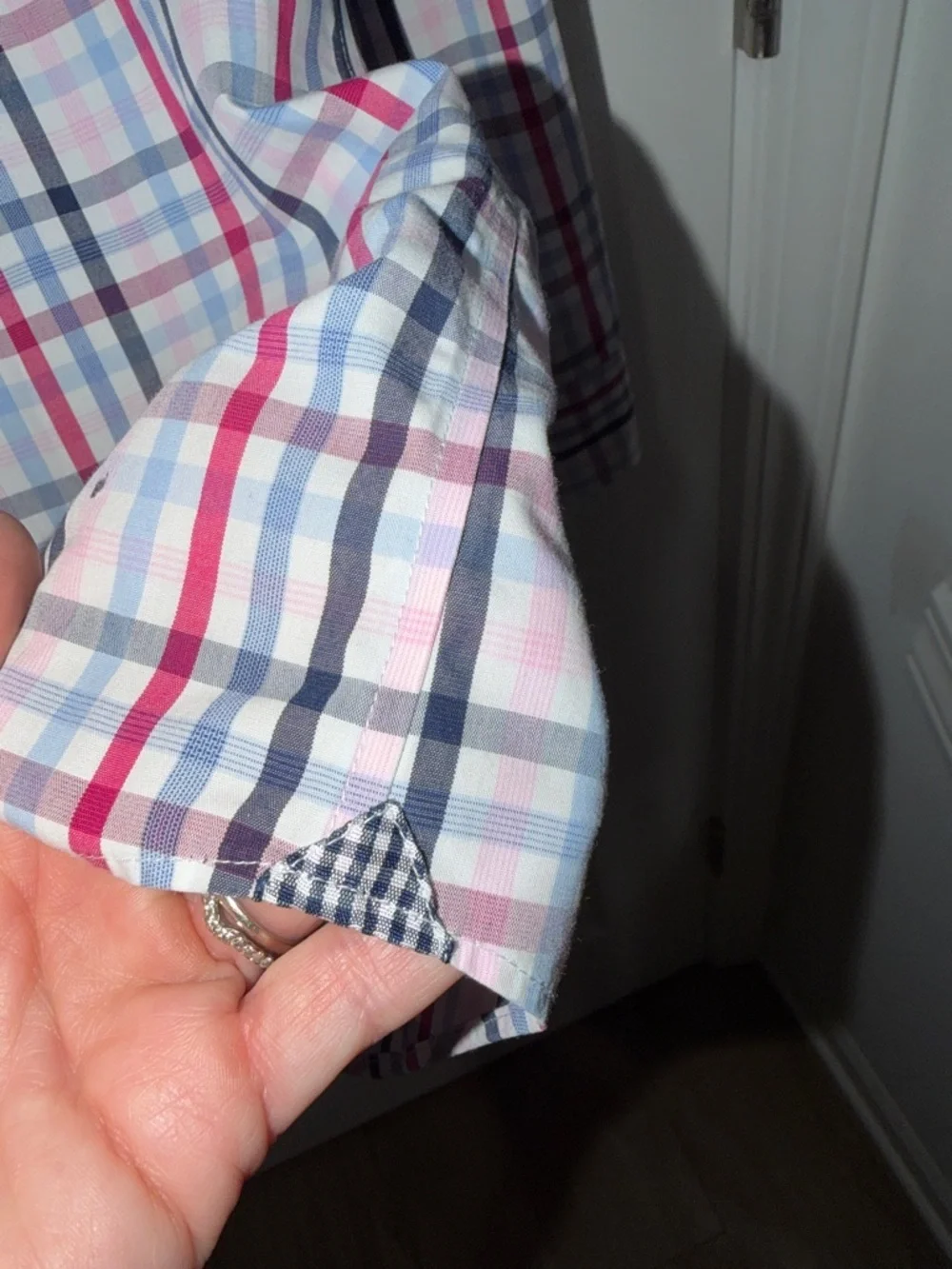 Banana Republic Camden fit White Button-Down Shirt w/ Blue & pink Plaid non iron
